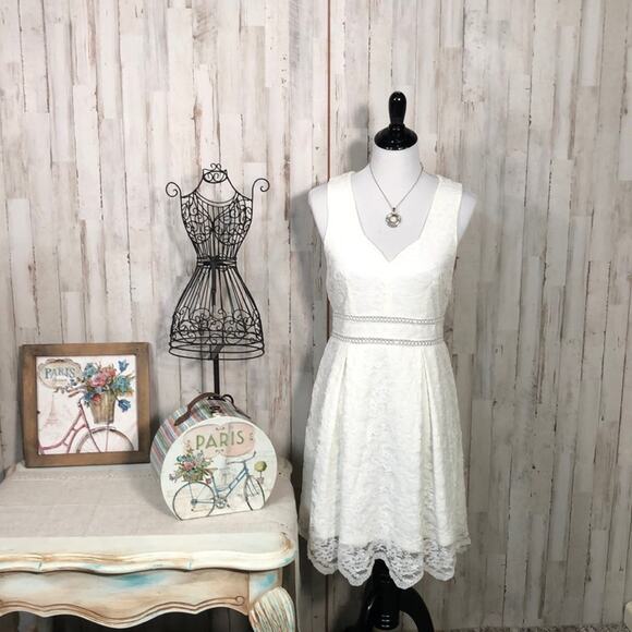 Francesca’s Lovely Off White Lace Dress with Waist Accents Size Large - Picture 1 of 15